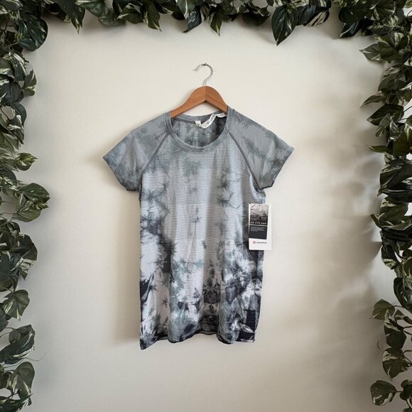 Lululemon Athletic Swiftly Tech Short Sleeve Shirt 2.0 Shibori Grey NWT Size 8 - Picture 1 of 7